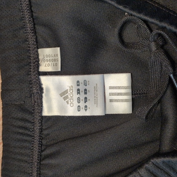 Adidas CLIMALITE Cropped Joggers - Picture 3 of 4